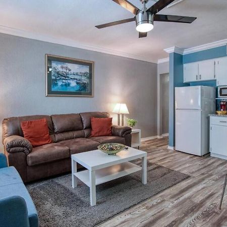 Sunset Beach Suites Of Madeira Beach! Pet Friendly Summer Getaway! Steps To Beach! - Suite 10 St. Pete Beach Esterno foto