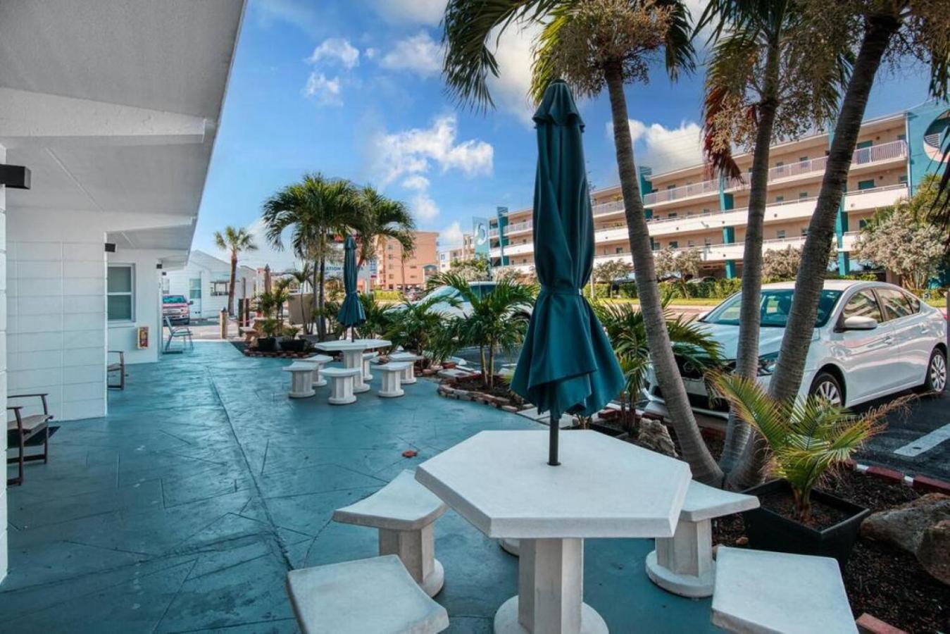 Sunset Beach Suites Of Madeira Beach! Pet Friendly Summer Getaway! Steps To Beach! - Suite 10 St. Pete Beach Esterno foto